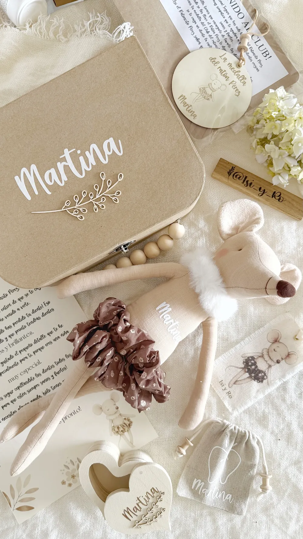 Regalo Ratoncito Pérez personalizado: kit con maletín abierto, Joy, bolsita y caja corazón