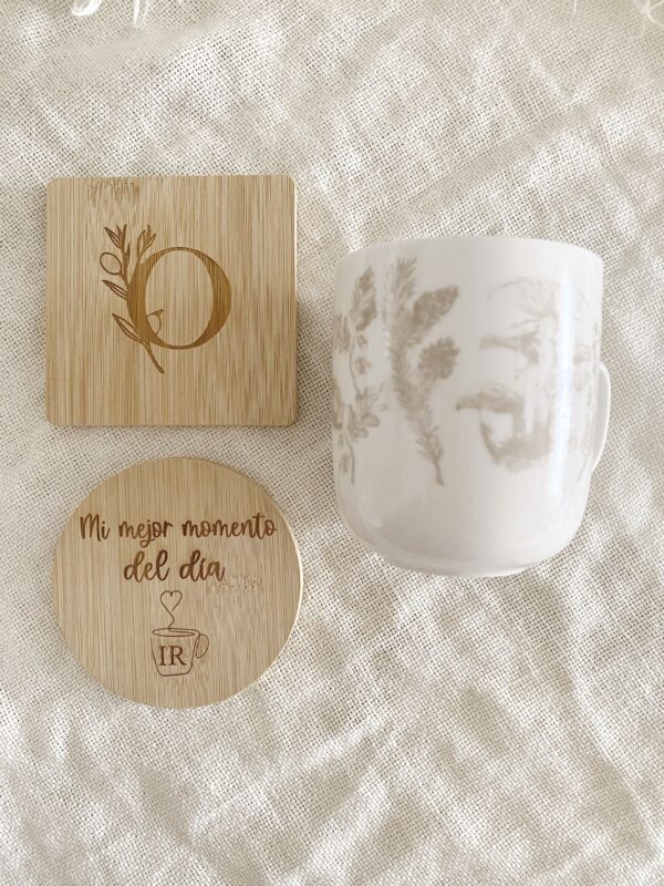 Kit de taza y posavasos personalizados