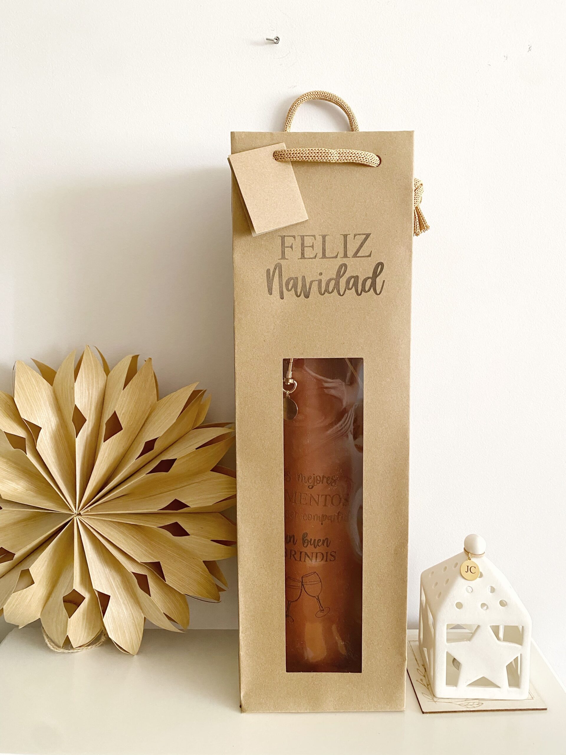 Regalo de Navidad original: botellero personalizado con mensaje especial