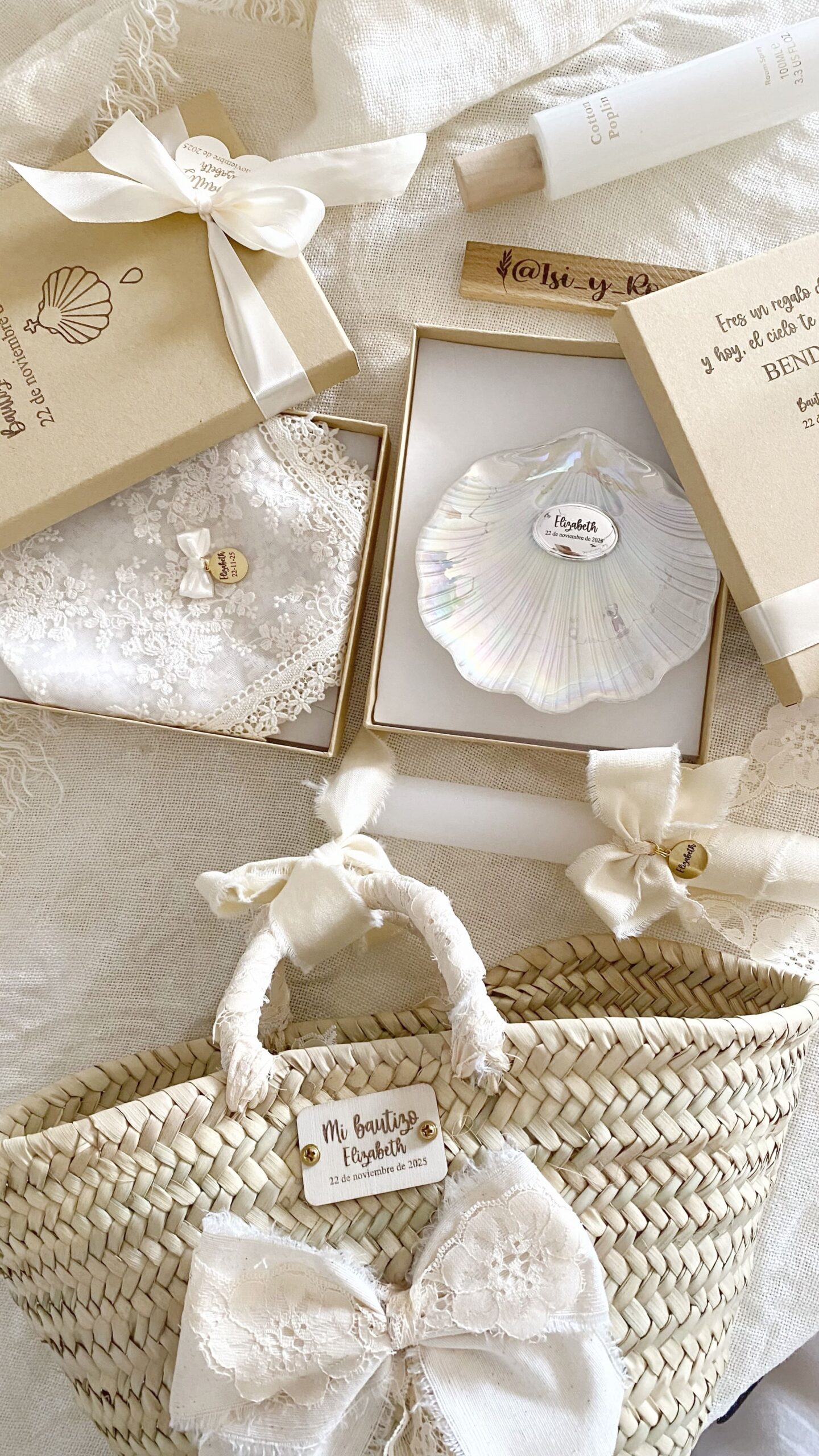 Conjunto de cristianar personalizado que incluye vela, concha y pañuelo para bautizo