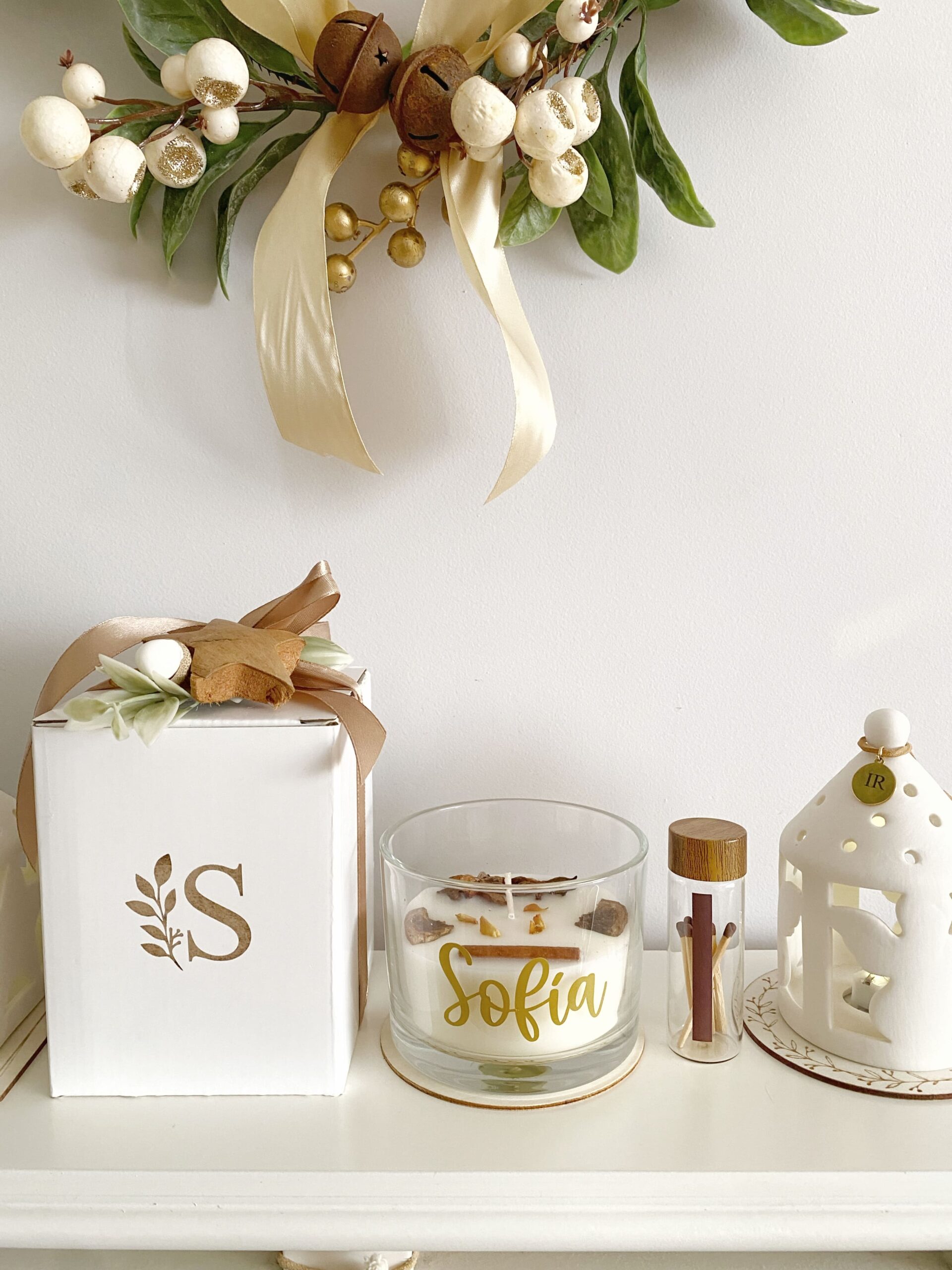 Vela personalizada para regalo navideño con empaque elegante