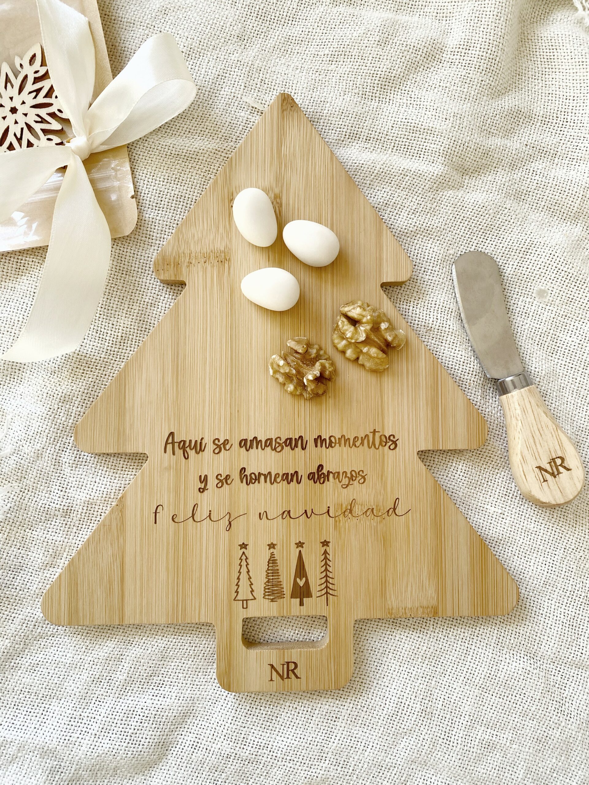 Tabla de Bambú Navideña Personalizada "Tree" - Imagen 10