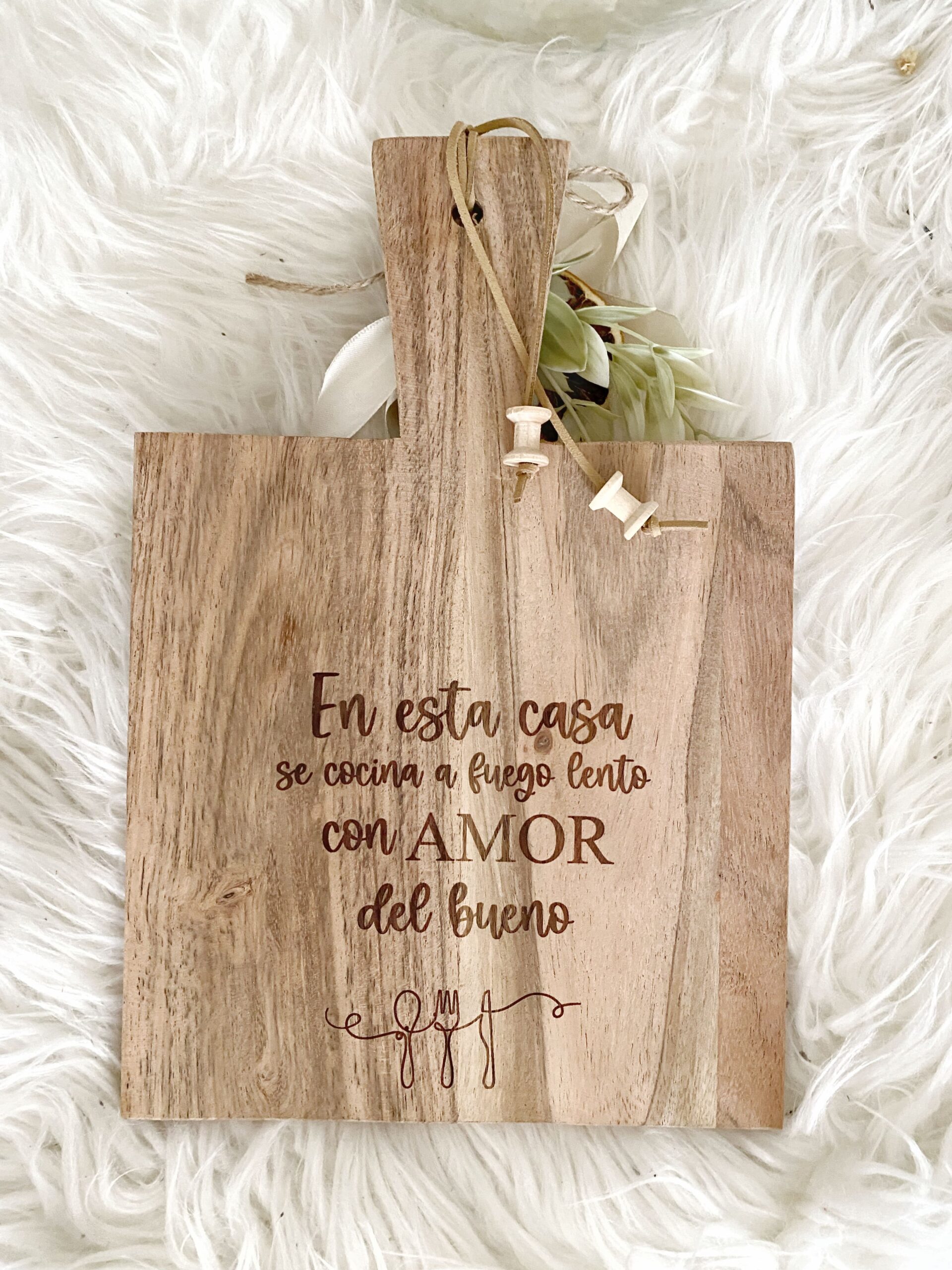 Regalo original de Navidad para amantes de la cocina: tabla de madera de acacia grabada a medida y decorada.