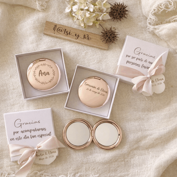 Espejos personalizados para invitadas en eventos especiales con packaging elegante y dedicatoria